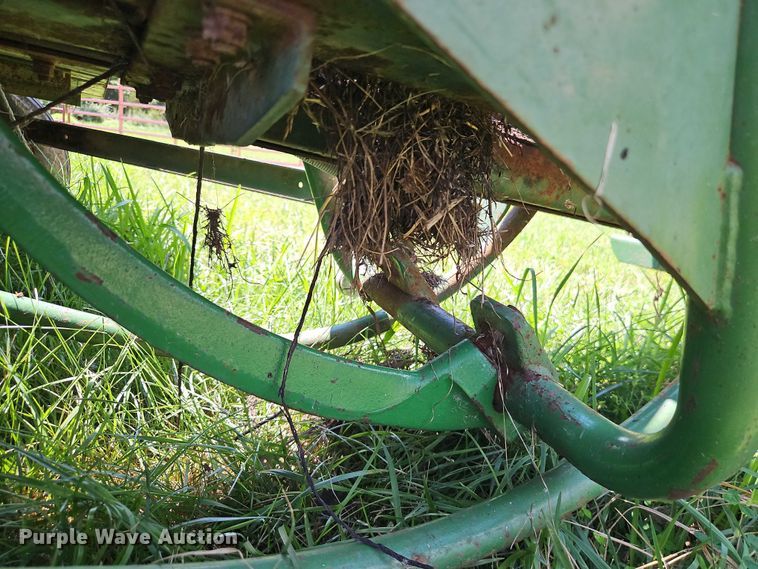 image for item EO4529 John Deere 24T small square baler