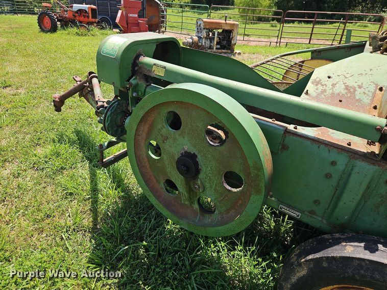 image for item EO4529 John Deere 24T small square baler