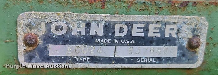 image for item EO4529 John Deere 24T small square baler