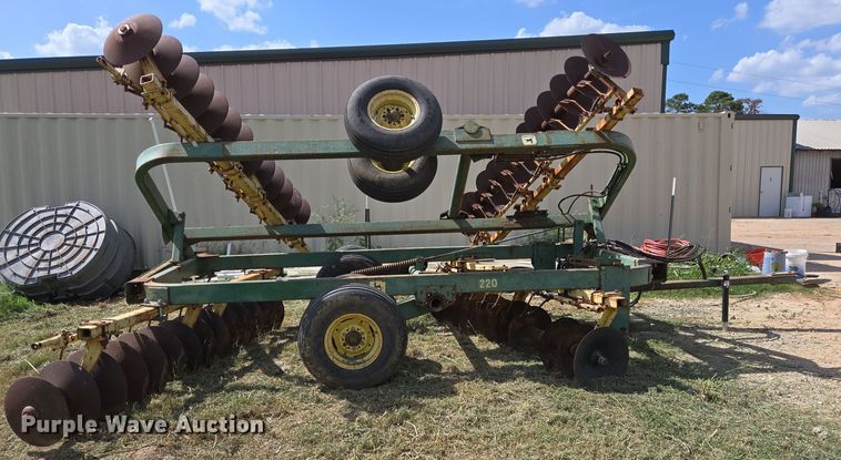 image for item EQ2616 John Deere off-set disk