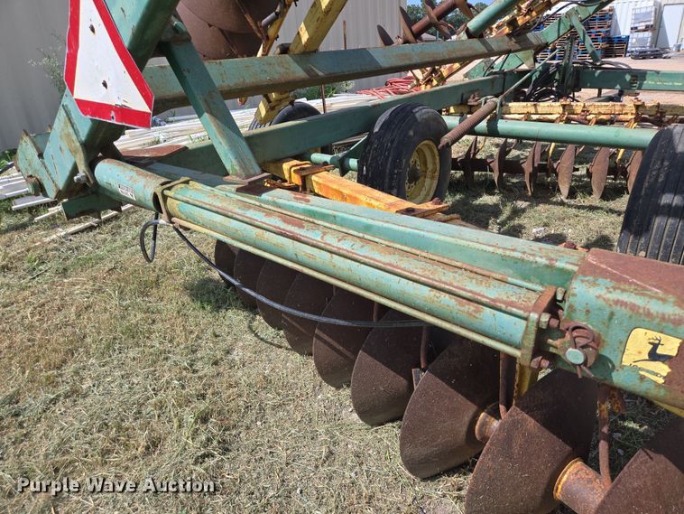 image for item EQ2616 John Deere off-set disk