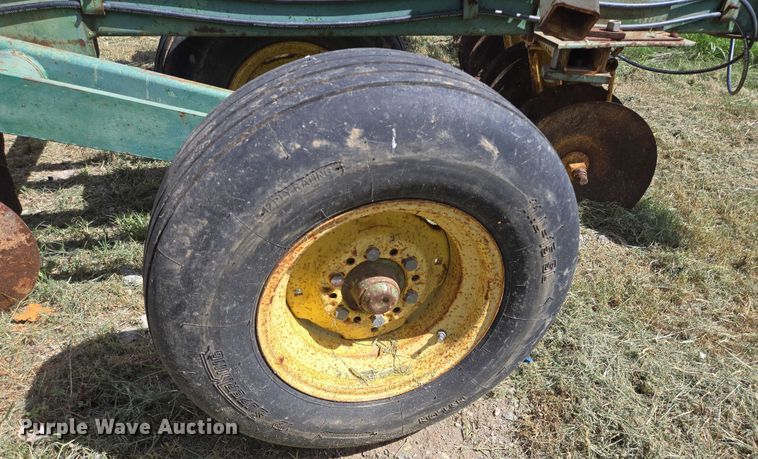 image for item EQ2616 John Deere off-set disk