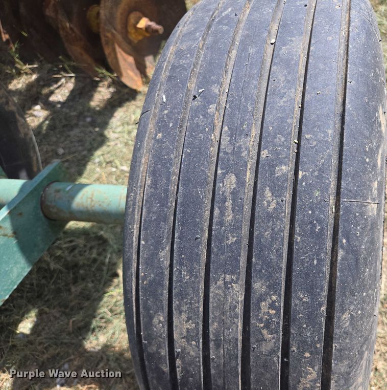 image for item EQ2616 John Deere off-set disk