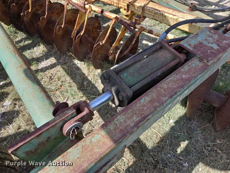 image for item EQ2616 John Deere off-set disk