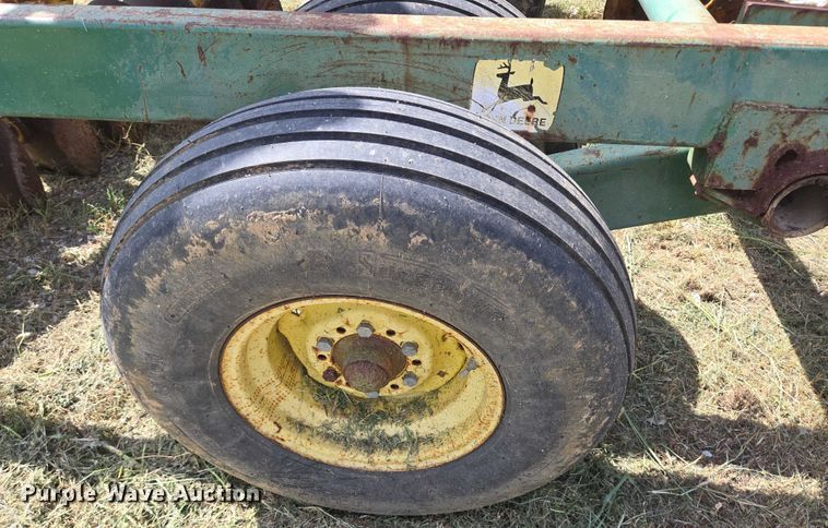 image for item EQ2616 John Deere off-set disk