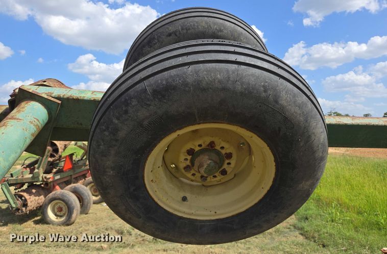 image for item EQ2616 John Deere off-set disk