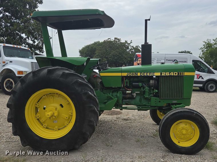 image for item EQ4066 John Deere 2640 tractor