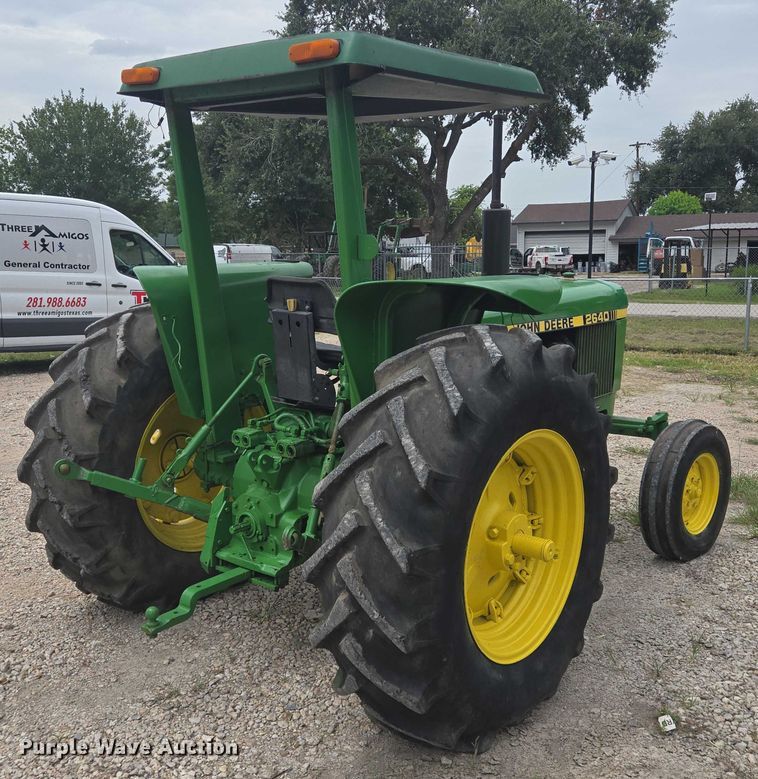 image for item EQ4066 John Deere 2640 tractor