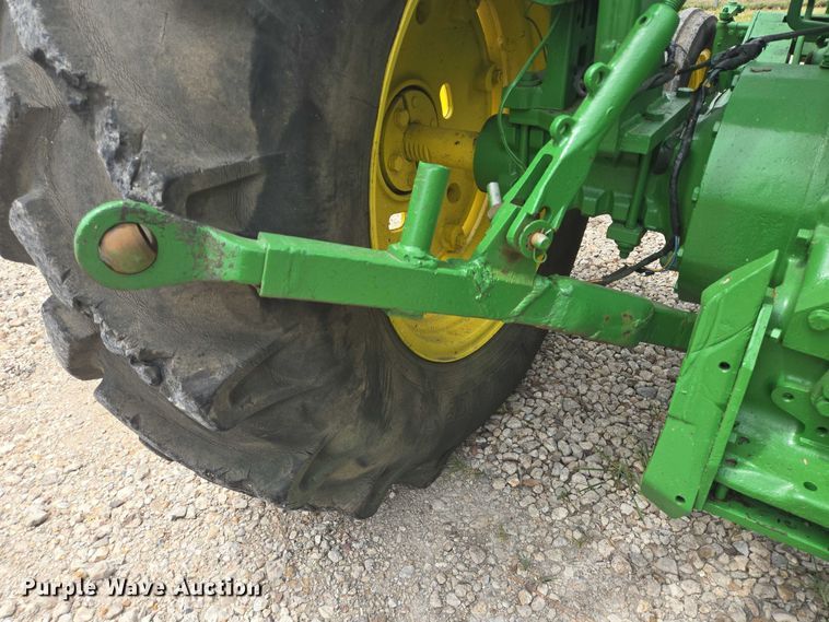 image for item EQ4066 John Deere 2640 tractor