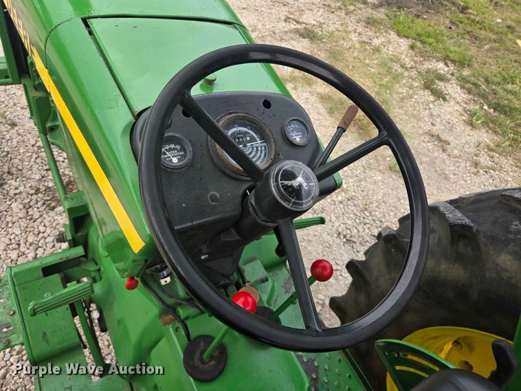 image for item EQ4066 John Deere 2640 tractor
