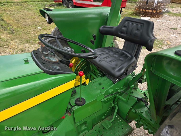 image for item EQ4066 John Deere 2640 tractor