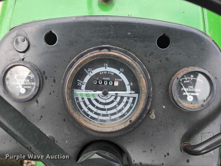 image for item EQ4066 John Deere 2640 tractor