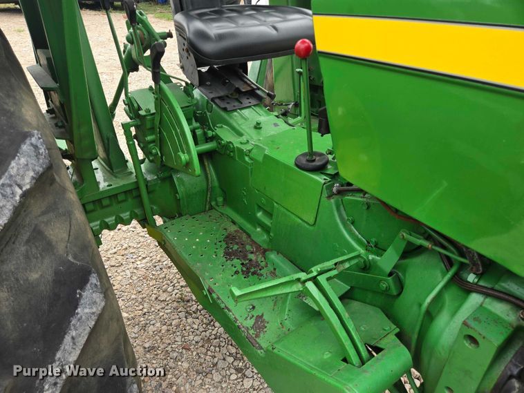 image for item EQ4066 John Deere 2640 tractor