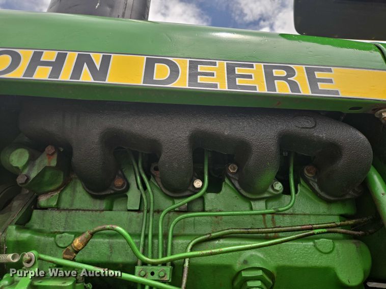 image for item EQ4066 John Deere 2640 tractor