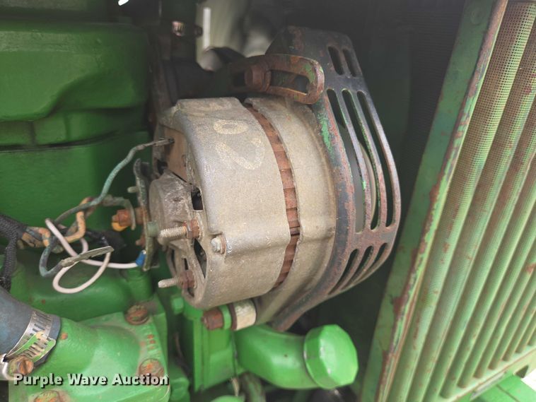 image for item EQ4066 John Deere 2640 tractor