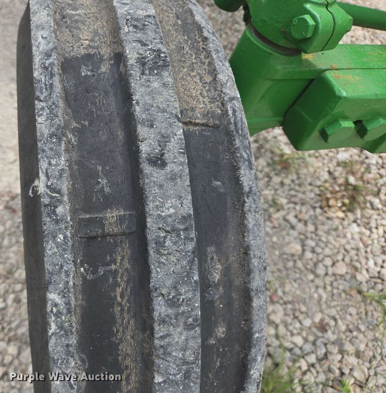 image for item EQ4066 John Deere 2640 tractor