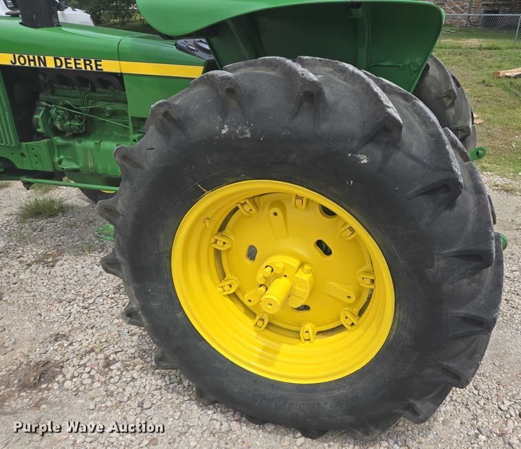 image for item EQ4066 John Deere 2640 tractor