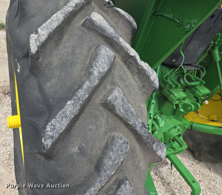 image for item EQ4066 John Deere 2640 tractor