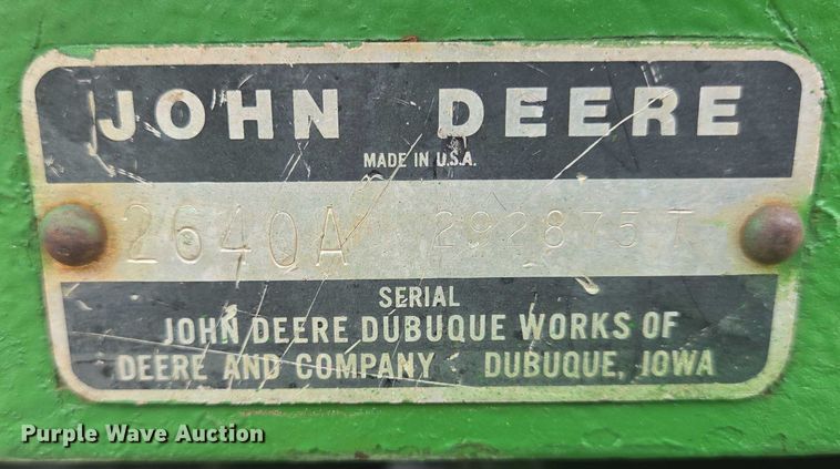 image for item EQ4066 John Deere 2640 tractor