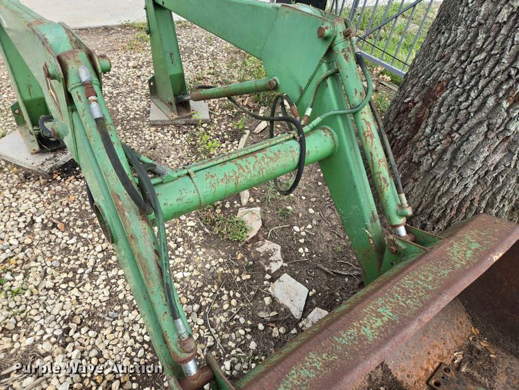 image for item EQ4068 John Deere loader