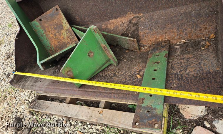 image for item EQ4068 John Deere loader