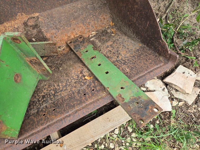 image for item EQ4068 John Deere loader