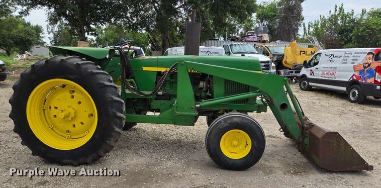 image for item EQ4069 John Deere 2840 tractor