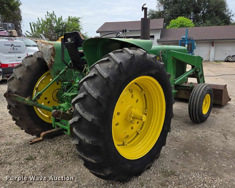 image for item EQ4069 John Deere 2840 tractor