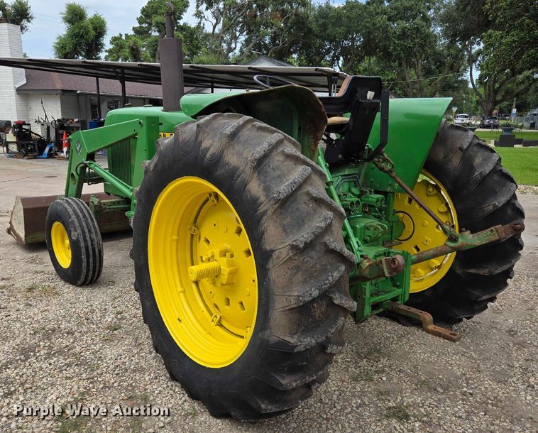 image for item EQ4069 John Deere 2840 tractor