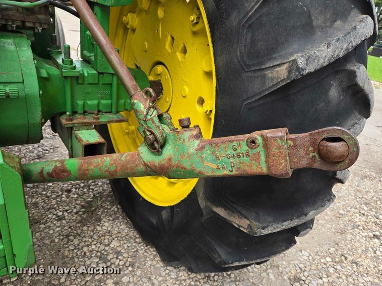 image for item EQ4069 John Deere 2840 tractor