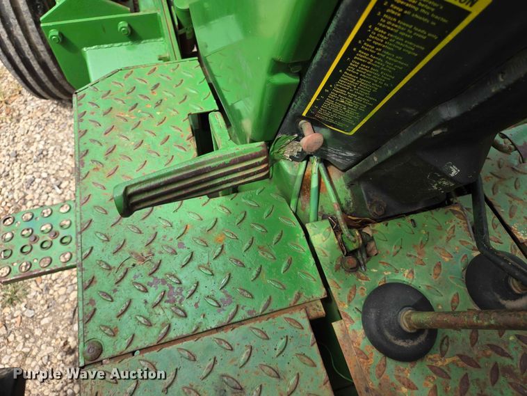 image for item EQ4069 John Deere 2840 tractor