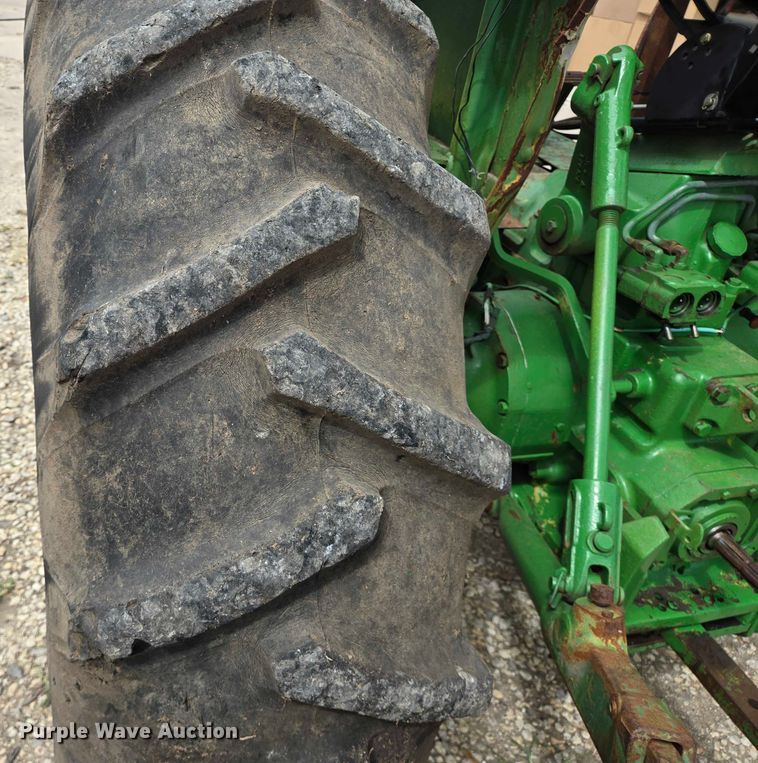 image for item EQ4069 John Deere 2840 tractor