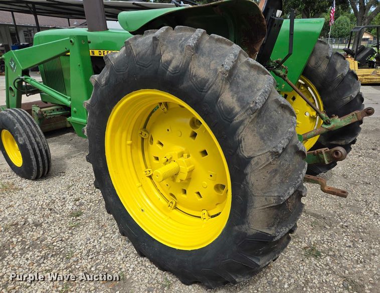 image for item EQ4069 John Deere 2840 tractor