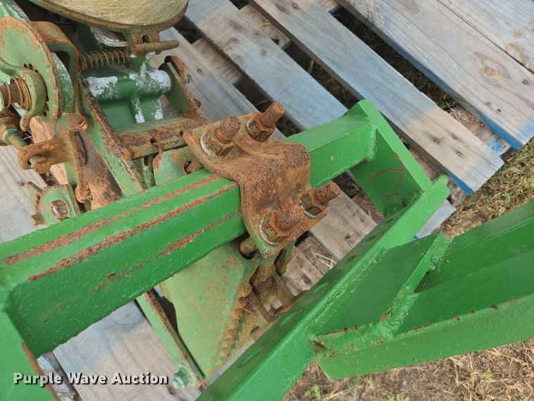 image for item EQ4079 John Deere 71 single row planter