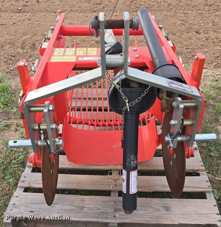 image for item EQ4080 2014 Checchi & Magli SP50V potato digger