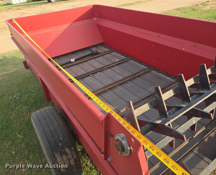 image for item EQ4081 Milcreek manure spreader