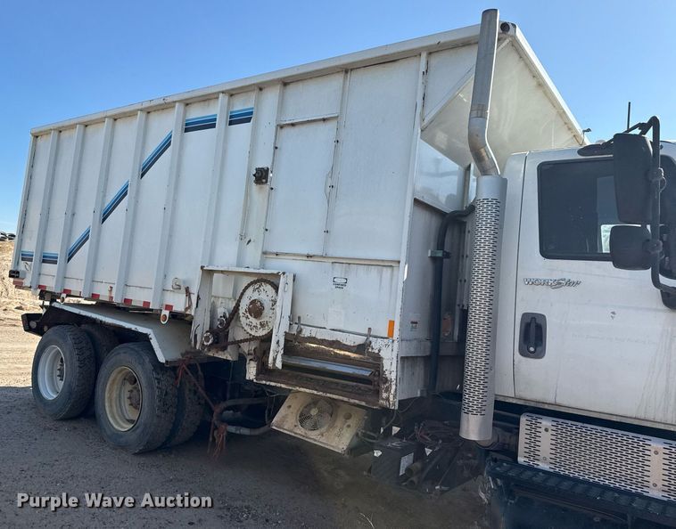 image for item EQ4588 2013 International 7400 feed delivery truck