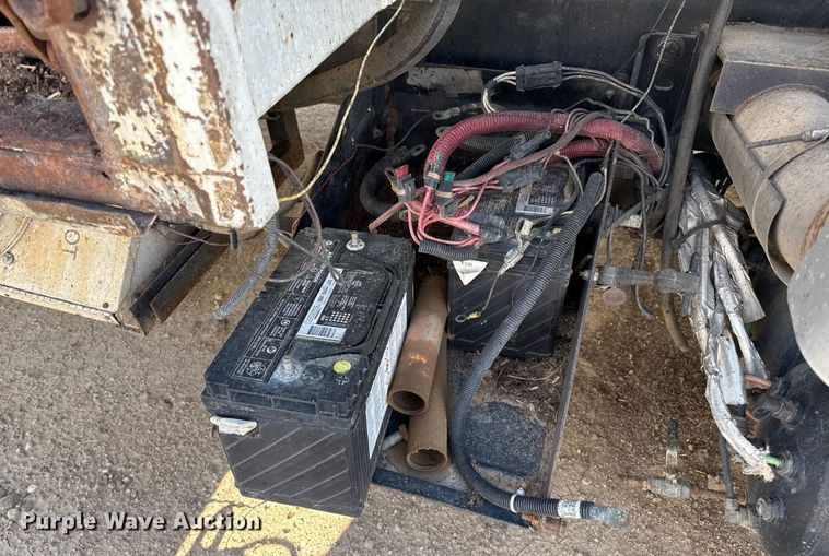 image for item EQ4588 2013 International 7400 feed delivery truck