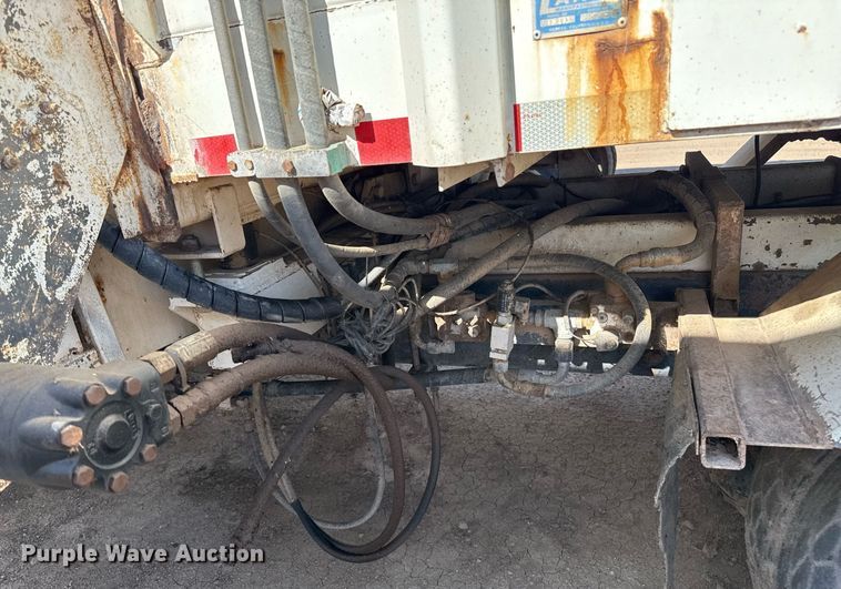 image for item EQ4588 2013 International 7400 feed delivery truck