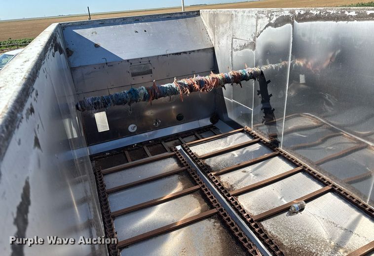 image for item EQ4588 2013 International 7400 feed delivery truck