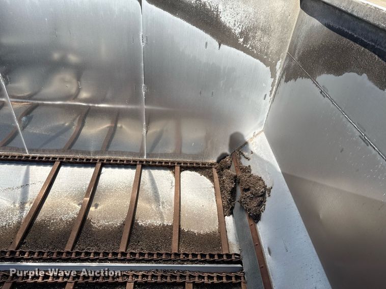 image for item EQ4588 2013 International 7400 feed delivery truck