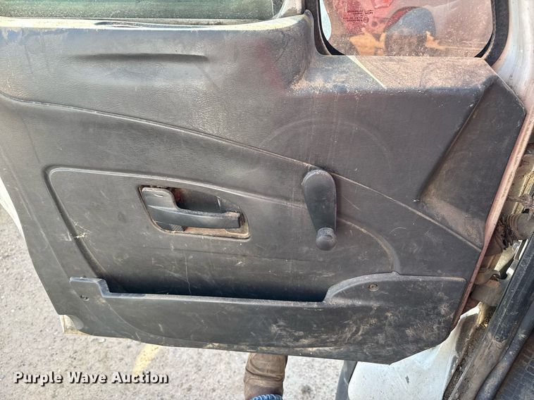 image for item EQ4588 2013 International 7400 feed delivery truck