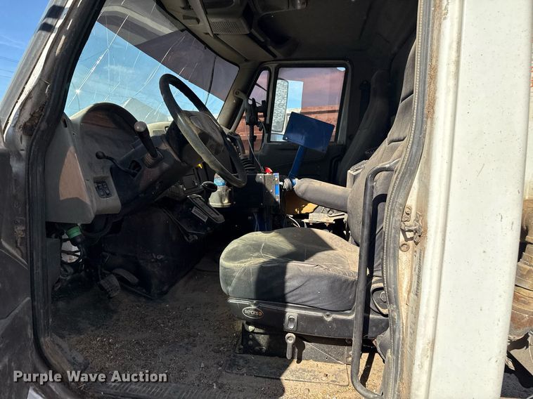 image for item EQ4588 2013 International 7400 feed delivery truck