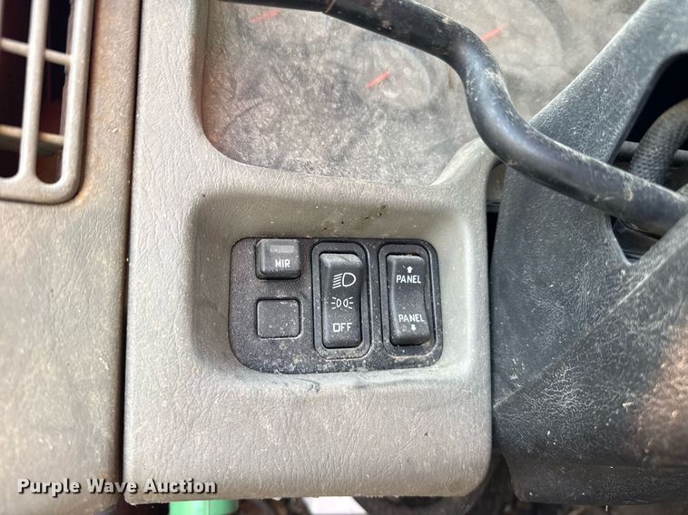 image for item EQ4588 2013 International 7400 feed delivery truck