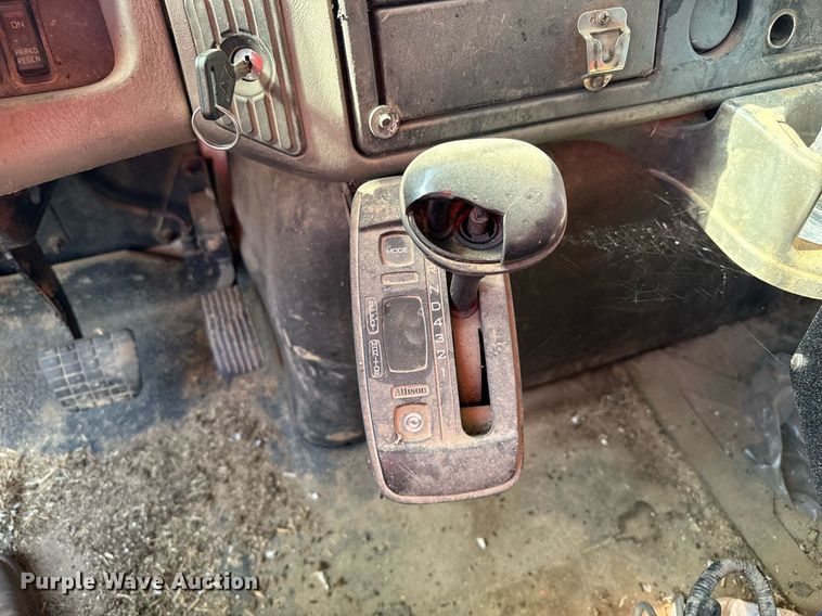 image for item EQ4588 2013 International 7400 feed delivery truck