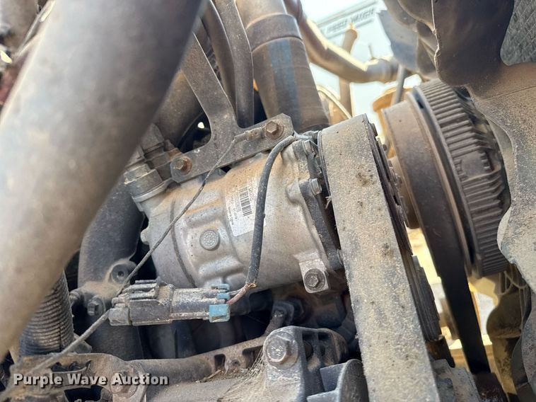 image for item EQ4588 2013 International 7400 feed delivery truck