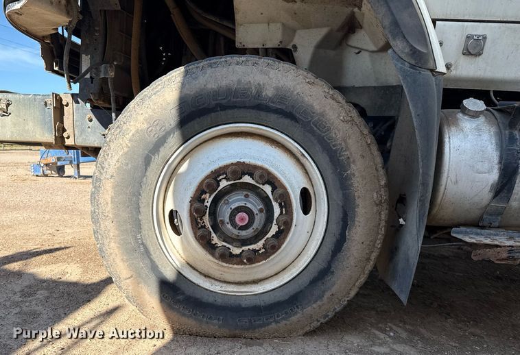 image for item EQ4588 2013 International 7400 feed delivery truck