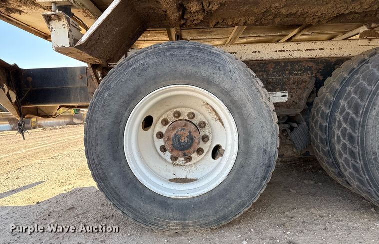 image for item EQ4588 2013 International 7400 feed delivery truck