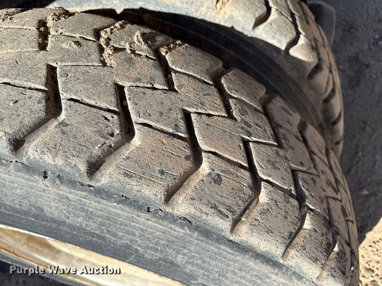 image for item EQ4588 2013 International 7400 feed delivery truck