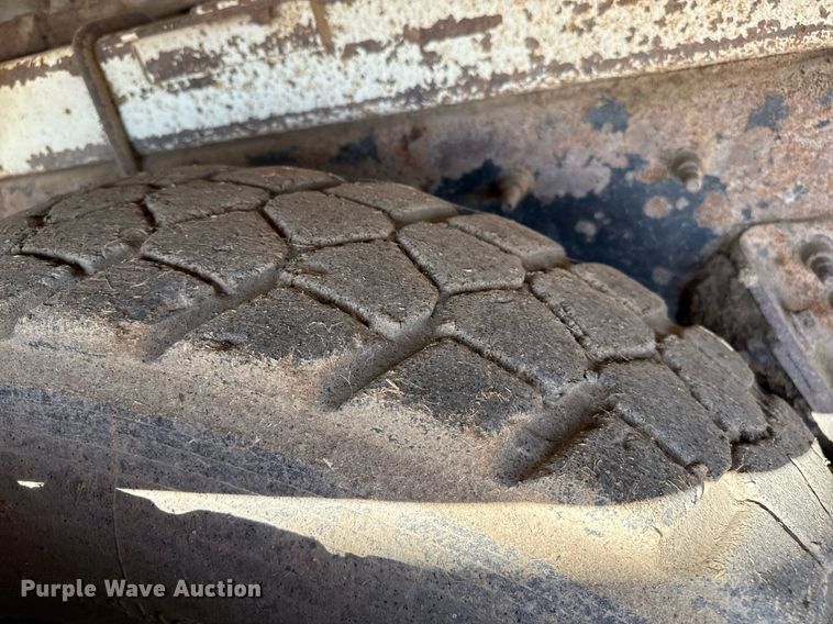 image for item EQ4588 2013 International 7400 feed delivery truck